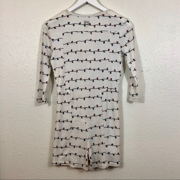 SUMMER CLOSEOUT ☀️ \BDG\• Holiday String Lights Romper - Picture 6 of 8